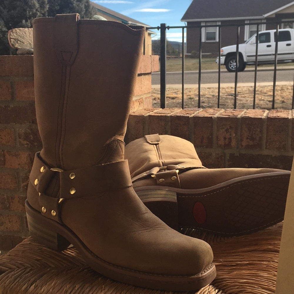 Dingo leather boots